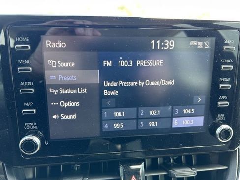 Used 2020 Toyota Corolla LE image 11