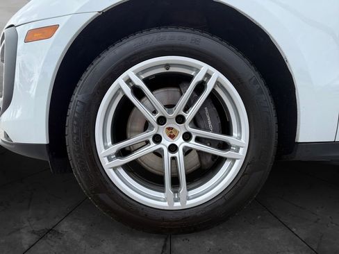 Used 2022 Porsche Macan image 14