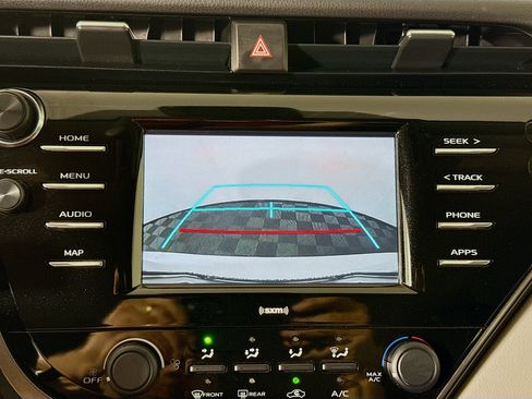 Used 2020 Toyota Camry LE FWD image 15