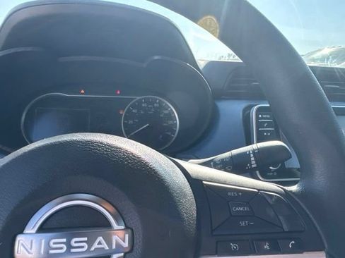 Used 2025 Nissan Versa SV w/ Trunk Package FWD image 10