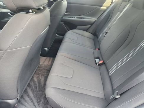 Used 2025 Hyundai Elantra Hybrid FWD image 26