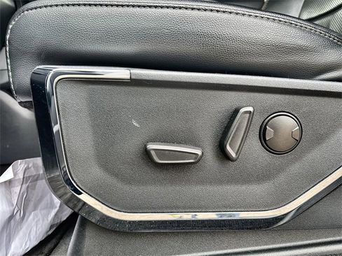 Used 2024 Ford F250 Lariat image 12