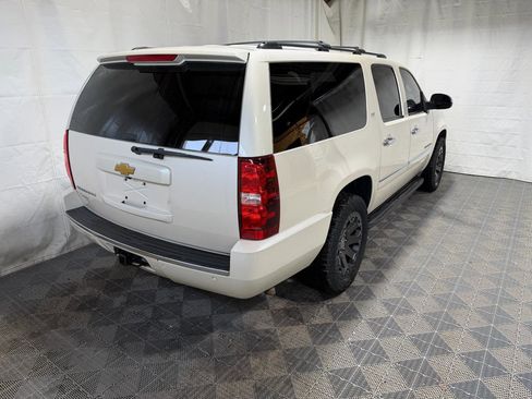 Used 2014 Chevrolet Suburban LTZ image 8