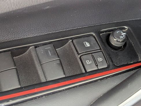 Used 2023 Toyota Corolla SE image 24