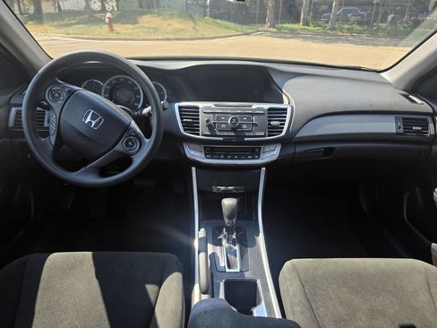 Used 2013 Honda Accord LX image 19