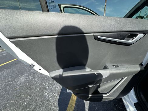 Certified 2023 Kia Niro Wind image 31