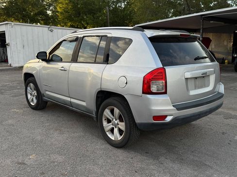 Used 2011 Jeep Compass SPORT 4DR SUV image 2