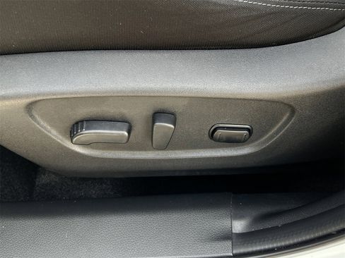 Certified 2021 Nissan Rogue Sport SV image 23