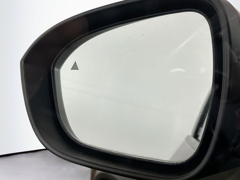 Used 2023 Nissan Rogue SV AWD/4WD image 16
