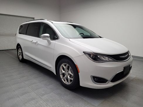Used 2017 Chrysler Pacifica Limited w/ UConnect Theater Package image 13