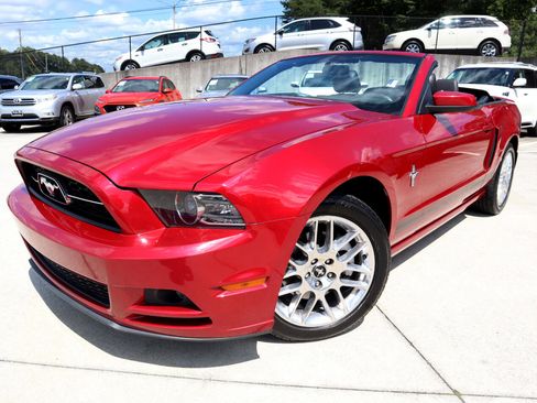 Used 2013 Ford Mustang Premium image 2