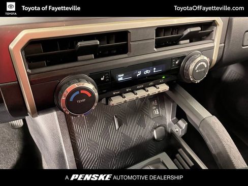 Certified 2025 Toyota Tacoma SR5 AWD/4WD image 30