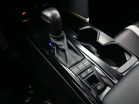 Used 2025 Toyota Camry SE image 20