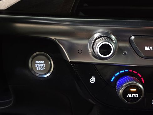 Used 2022 Kia Telluride SX w/ SX Prestige Package image 21