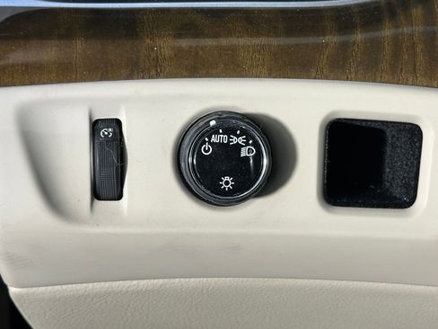 Used 2019 Cadillac Escalade Luxury image 14