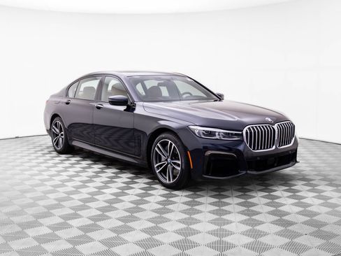 Certified 2022 BMW 750i xDrive w/ Executive Package image 7