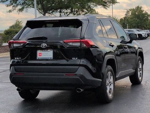 Used 2025 Toyota RAV4 XLE w/ Convenience Package FWD image 5