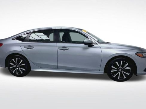 Used 2022 Honda Civic EX image 2