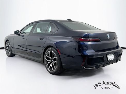 Used 2023 BMW 740i RWD image 5