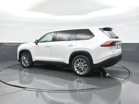 Certified 2024 Toyota Grand Highlander AWD image 5