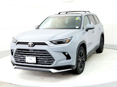 New 2026 Toyota Grand Highlander AWD Hybrid image 2