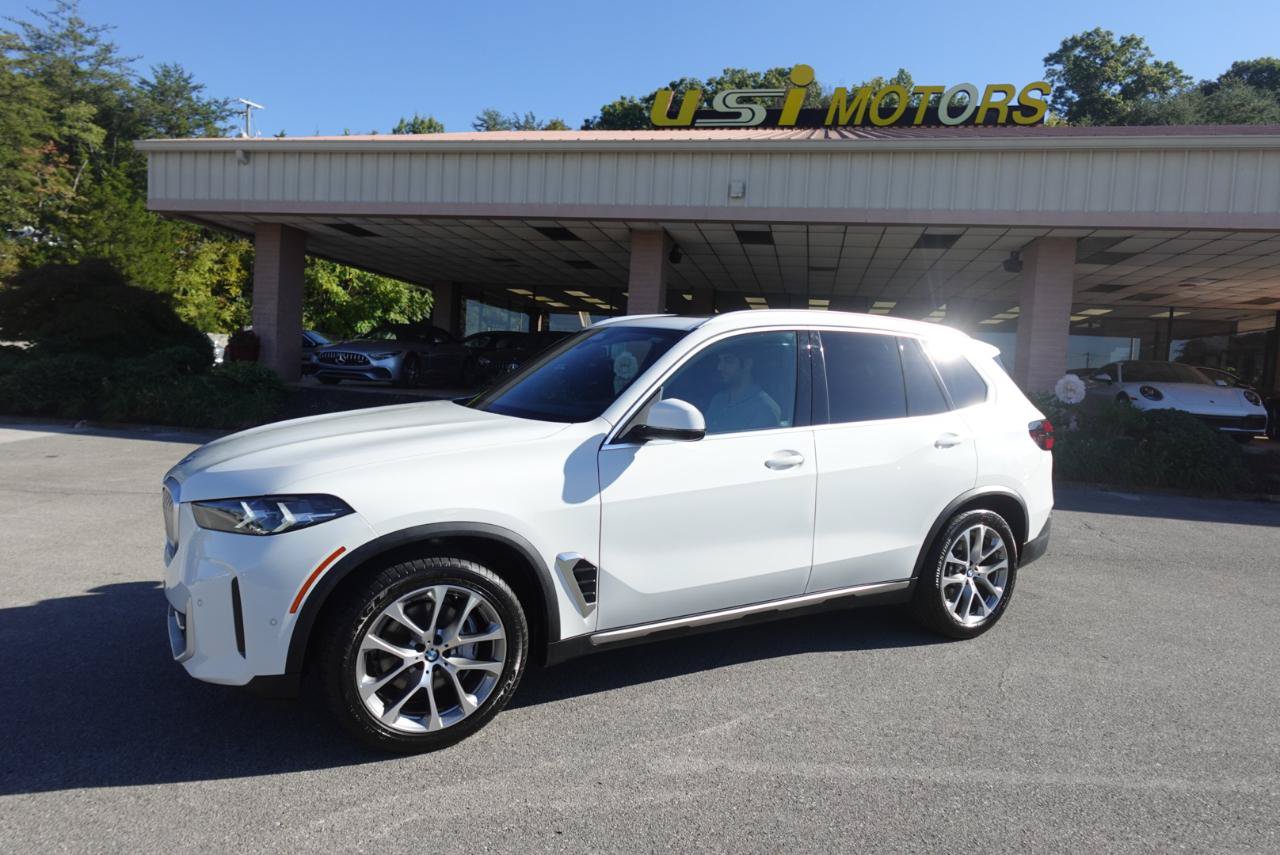 Used 2024 BMW X5 xDrive40i w/ Parking Assistance Package AWD/4WD image 21