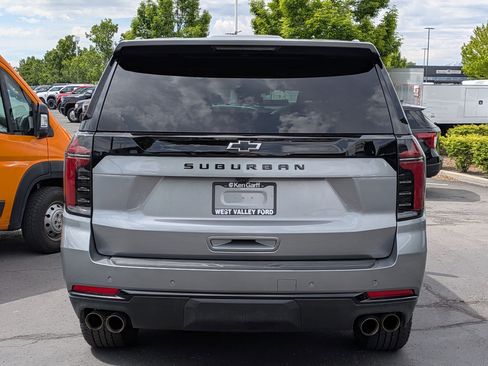 Used 2025 Chevrolet Suburban Z71 AWD/4WD image 5