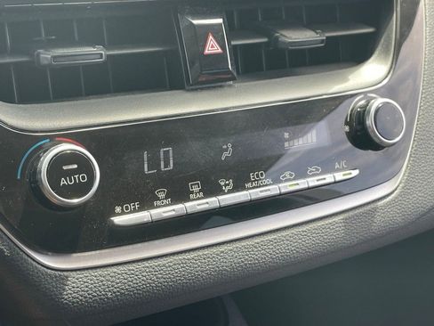 Used 2022 Toyota Corolla LE FWD image 10
