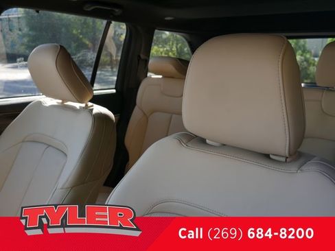 New 2025 Jeep Grand Cherokee Limited w/ Luxury Tech Group II AWD/4WD image 35