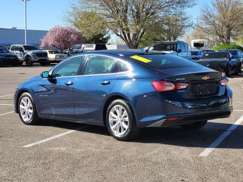 Used 2022 Chevrolet Malibu LT image 3