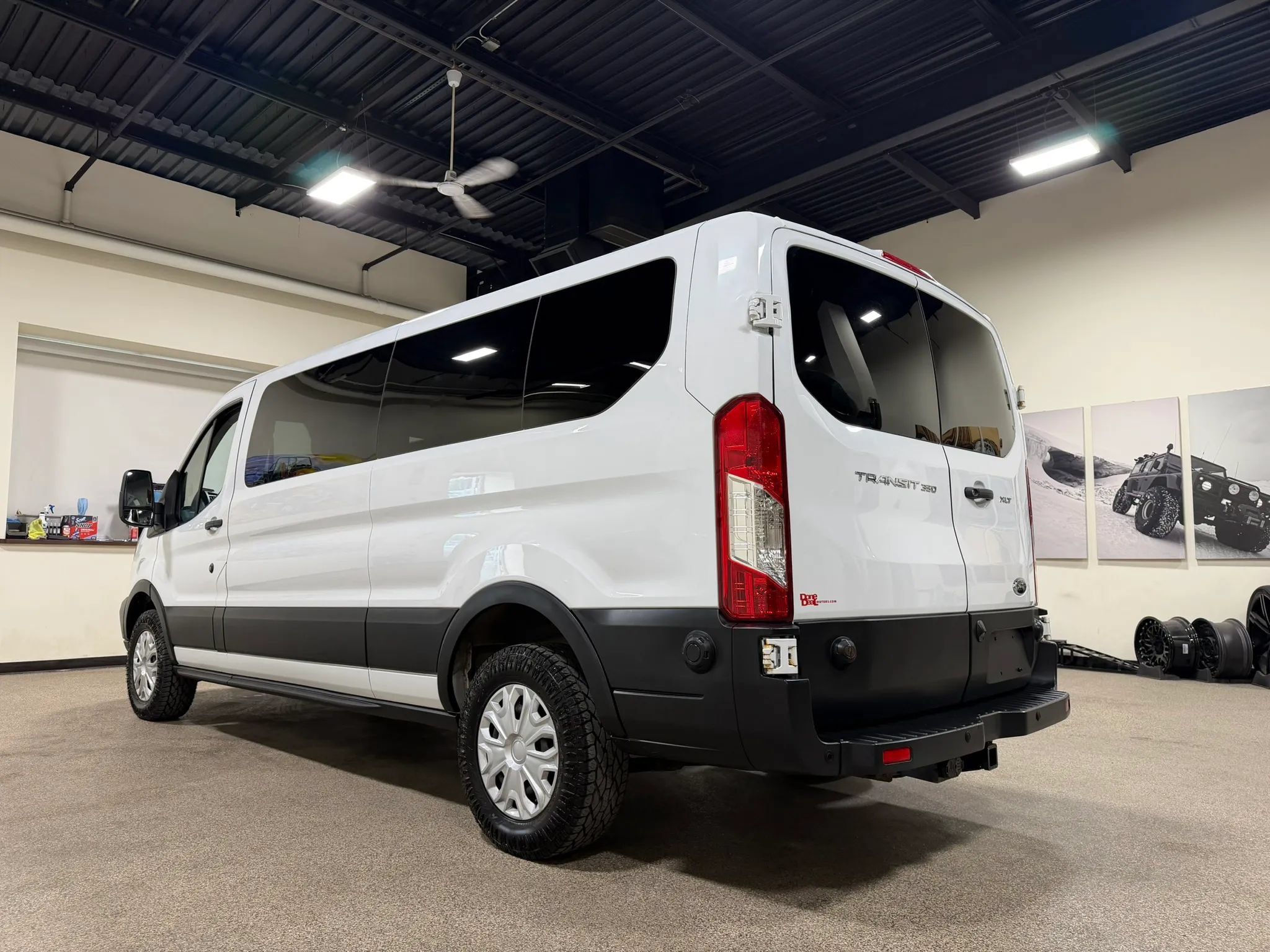 Used 2019 Ford Transit 350 XLT RWD image 12