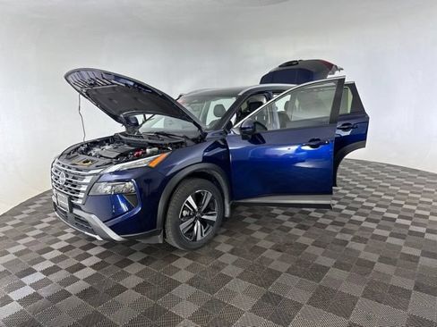 Certified 2024 Nissan Rogue SL w/ SL Premium Package AWD/4WD image 10
