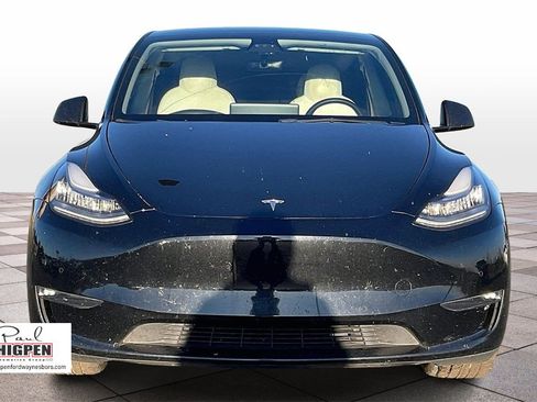 Used 2022 Tesla Model Y Long Range image 3