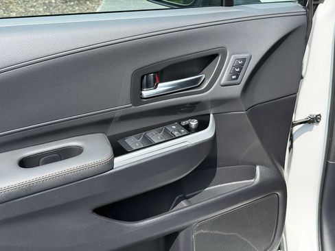 New 2026 Toyota Sienna Platinum AWD/4WD image 11