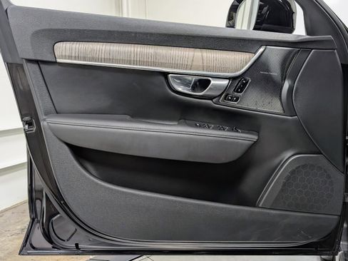 Used 2024 Volvo V90 B6 Cross Country Plus w/ Climate Package image 13