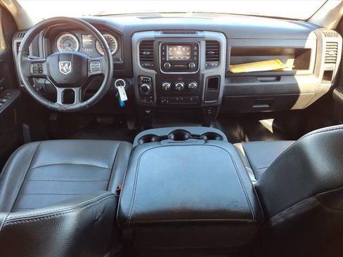 Used 2022 RAM 1500 Tradesman w/ Chrome Appearance Group image 7