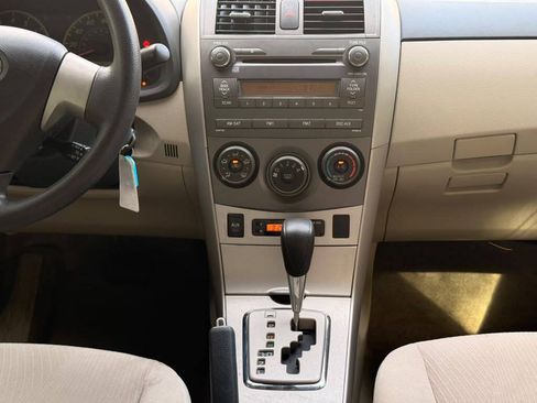 Used 2011 Toyota Corolla LE FWD image 15