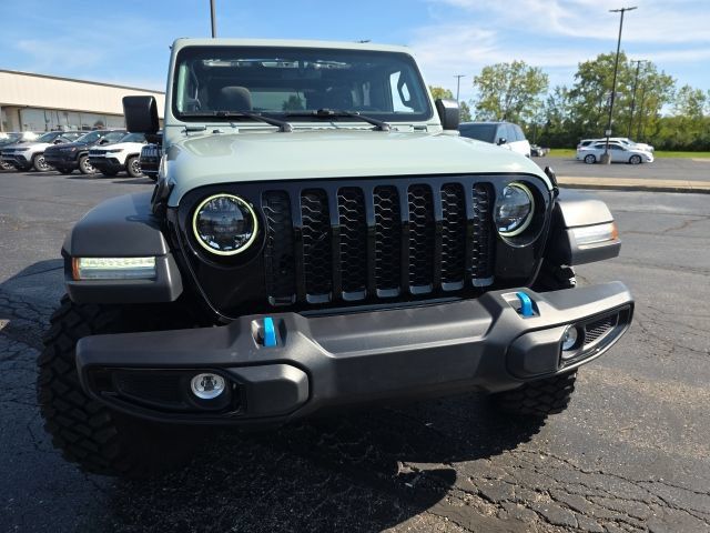 Used 2023 Jeep Wrangler Unlimited w/ Sun & Screen Package AWD/4WD image 9