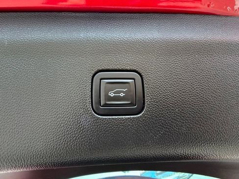 Used 2024 Buick Enclave Premium image 33