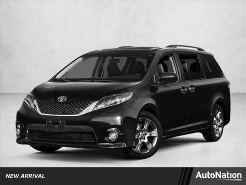 Used 2016 Toyota Sienna SE image 1