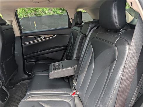 Used 2022 Lincoln Nautilus FWD w/ Premium Package image 26