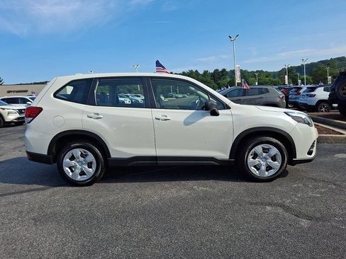 Used 2022 Subaru Forester AWD/4WD image 9