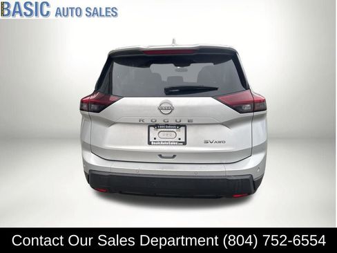 Used 2024 Nissan Rogue SV image 8