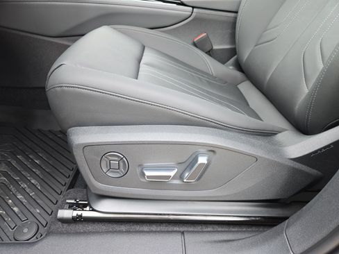New 2026 Audi Q3 quattro 2.0T AWD/4WD image 17