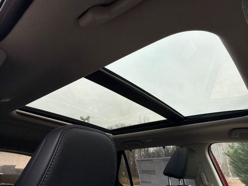 New 2025 Honda Pilot Touring image 13