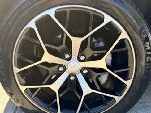 Used 2022 Jeep Grand Cherokee Summit image 6