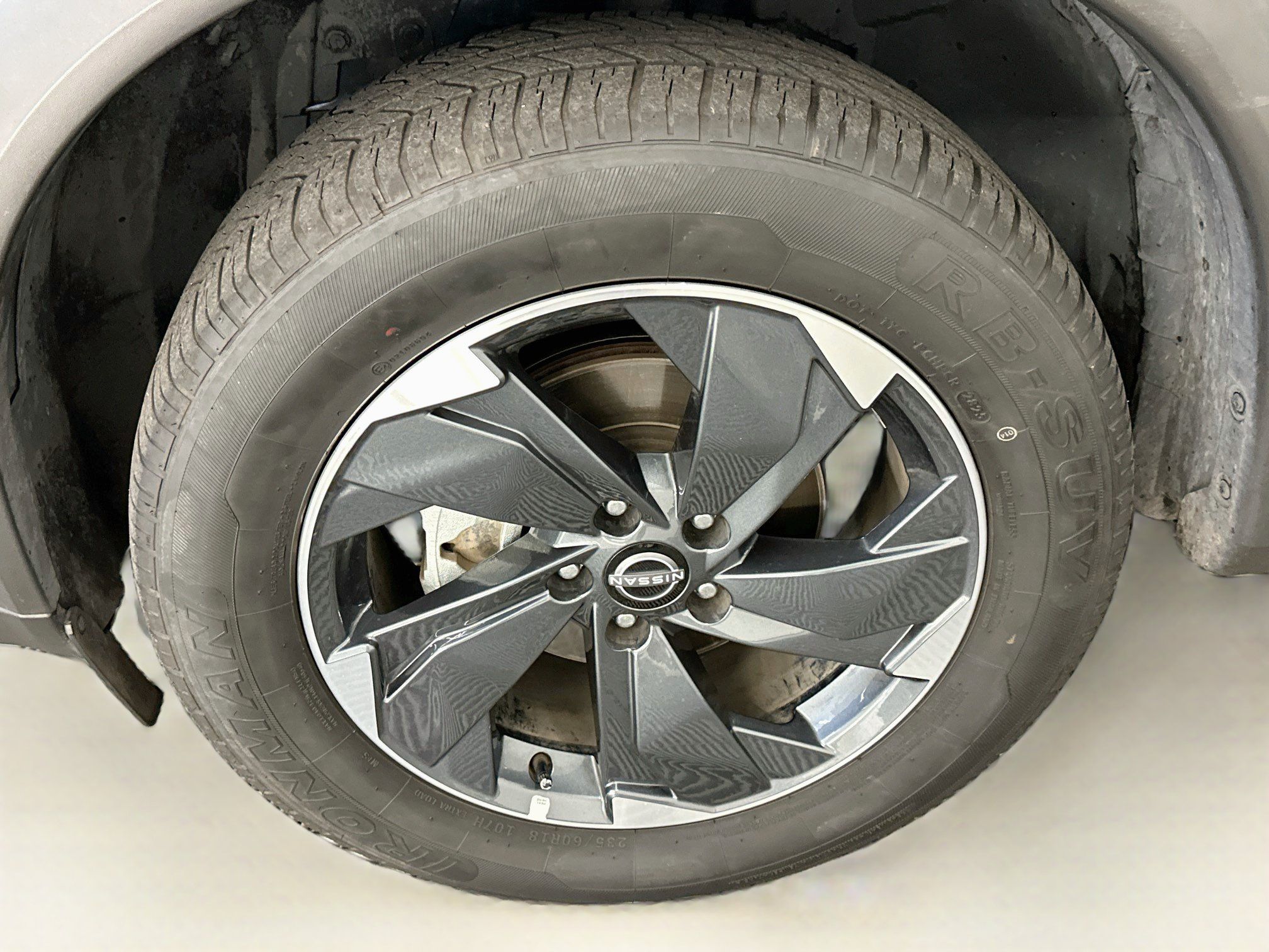 Used 2025 Nissan Rogue SV AWD/4WD image 11