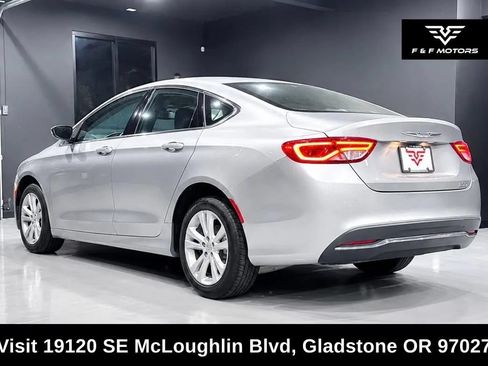 Used 2015 Chrysler 200 Limited FWD image 4
