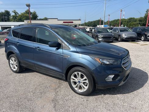 Used 2018 Ford Escape SE w/ SE Sync 3 Package FWD image 8
