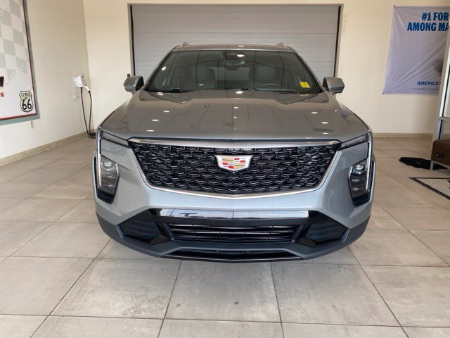 Used 2025 Cadillac XT4 Premium Luxury AWD/4WD image 2